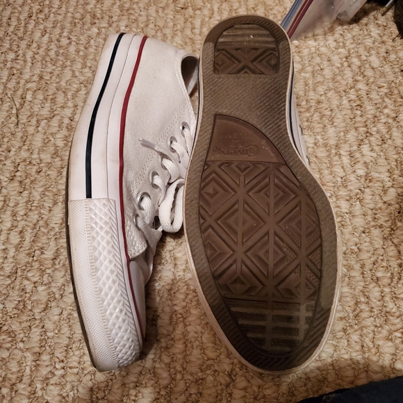 Converse - Picture 2 of 3